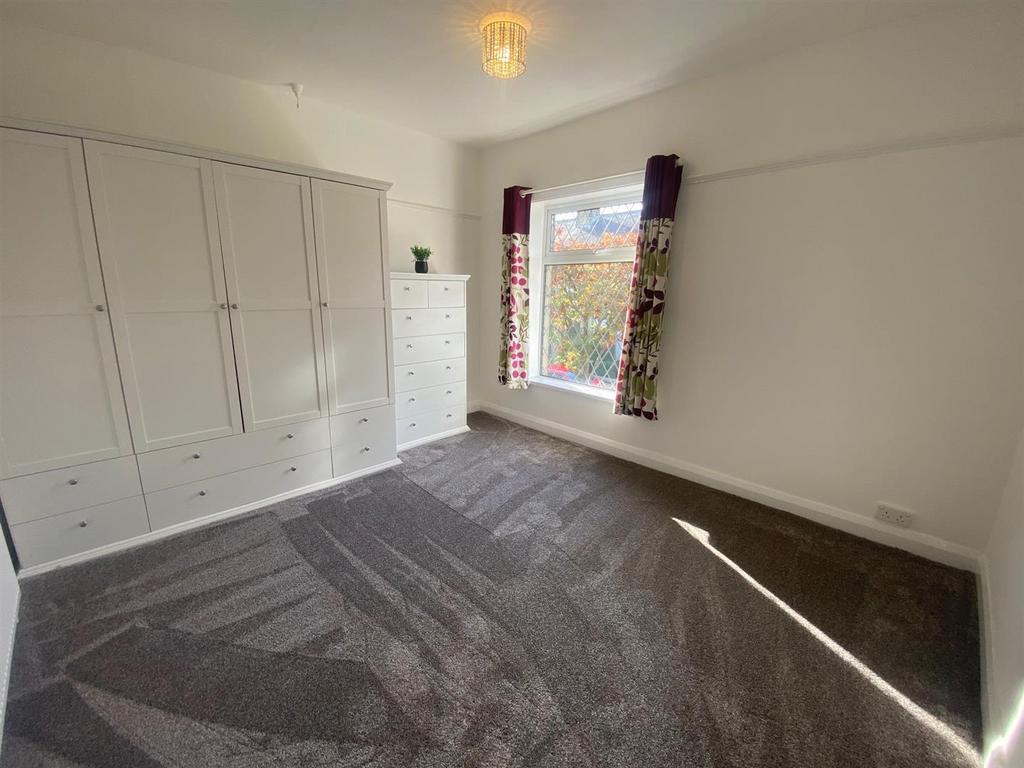 BEDROOM.jpg