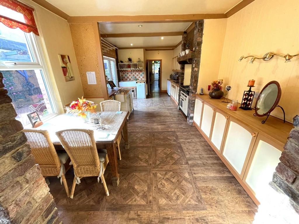 Kitchen diner