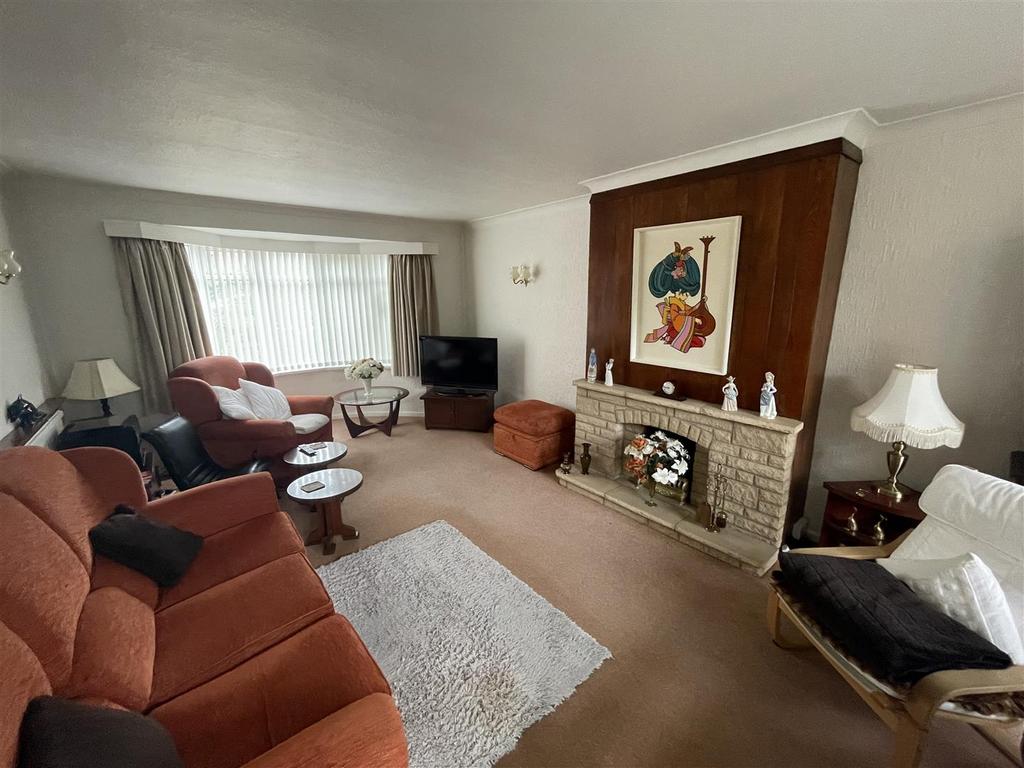 Fielding Road, Birstall, Leics 3 bed semidetached house for sale £