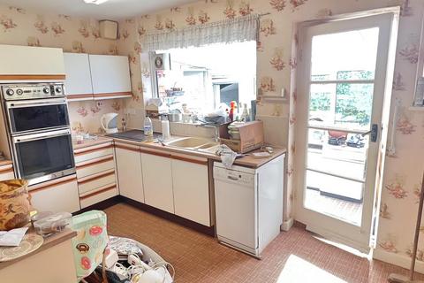 2 bedroom detached bungalow for sale - Briar Avenue, Streetly, Sutton Coldfield