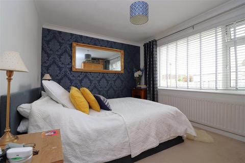 120 Chanters Hill, Barnstaple, EX32 8DE