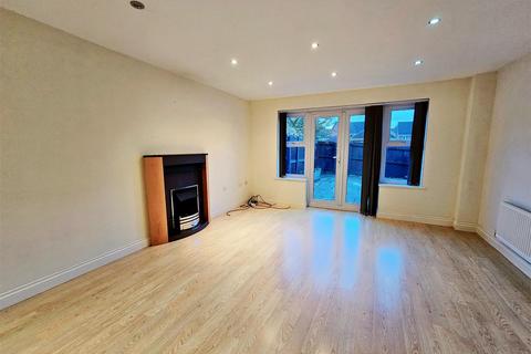 3 bedroom townhouse to rent - Trinity Road, Edwinstowe, Mansfield