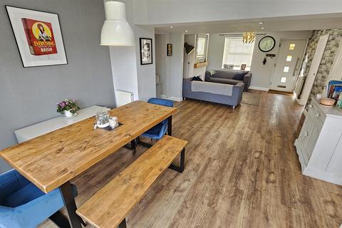 113 Grantham Road, Bingham, Nottingham, NG13 8DF
