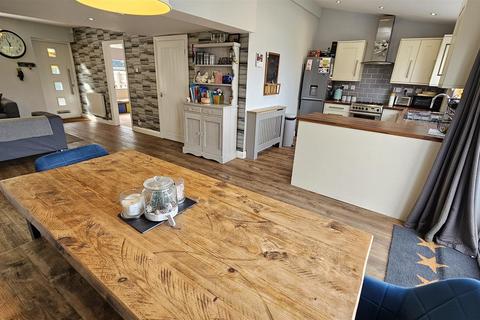 113 Grantham Road, Bingham, Nottingham, NG13 8DF
