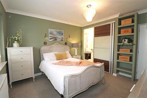 19 Archery Fields, Warwick, CV34 6PQ