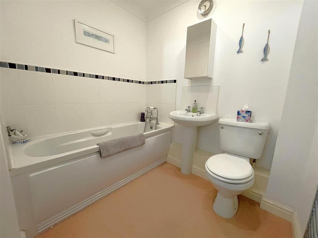 Bathroom.JPG