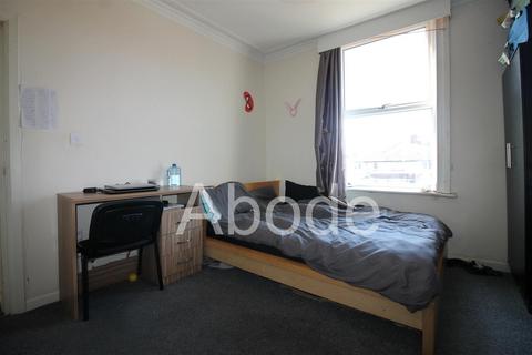 2 bedroom flat to rent, Chapel Lane (Flat 3), Headingley, Leeds