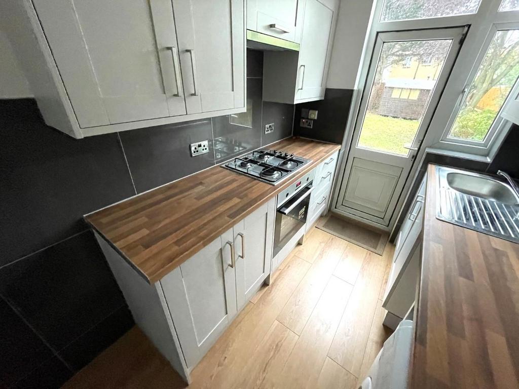 KITCHEN (1).jpg
