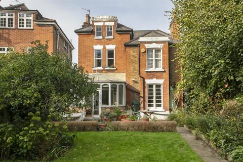113 Knatchbull Road, London, SE5 9QY