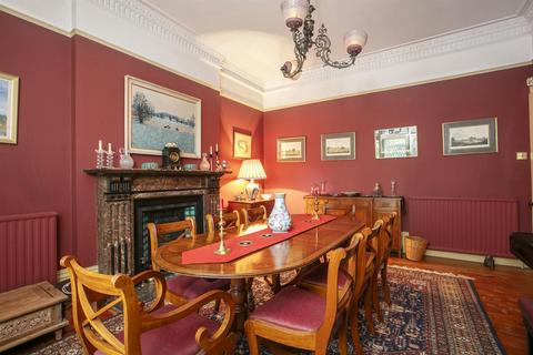 113 Knatchbull Road, London, SE5 9QY