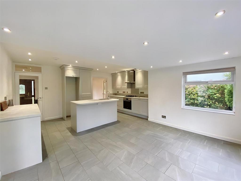 Mayfield Acres, Kilgetty 3 bed detached bungalow for sale £275,000
