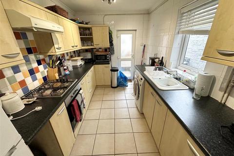 39 Swan Road, Gloucester, GL1 3BJ