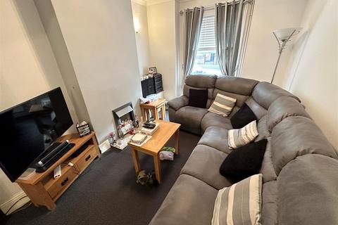 39 Swan Road, Gloucester, GL1 3BJ
