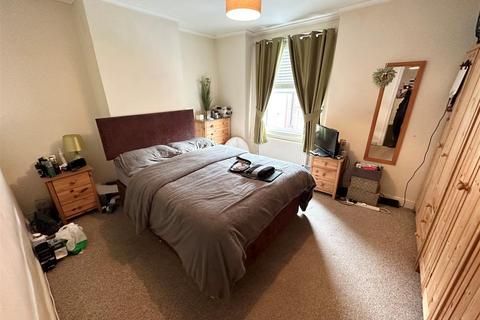 39 Swan Road, Gloucester, GL1 3BJ