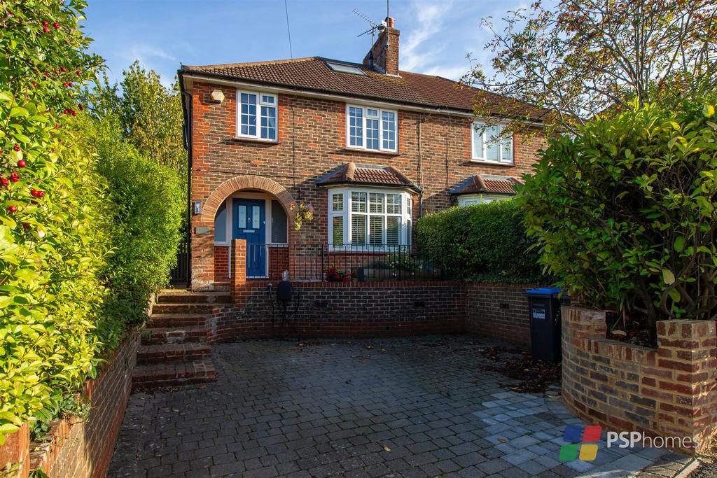 Western Road, Haywards Heath 3 bed semidetached house for sale £500,000