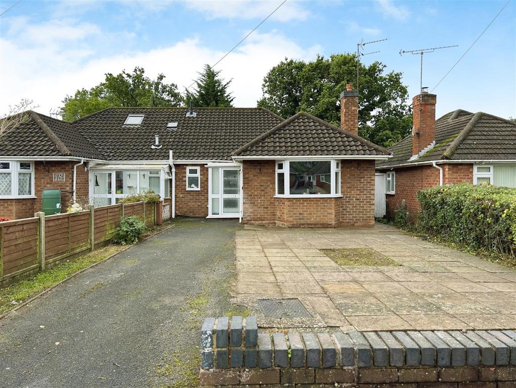 Cameron Close, Leamington Spa 2 bed semidetached bungalow for sale £