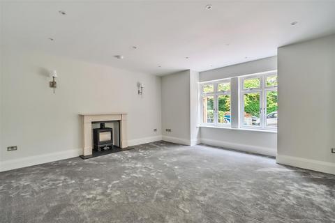 Foxtrot Highercombe Road, Haslemere, GU27 2LQ
