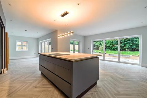 Foxtrot Highercombe Road, Haslemere, GU27 2LQ
