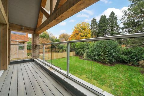 Foxtrot Highercombe Road, Haslemere, GU27 2LQ