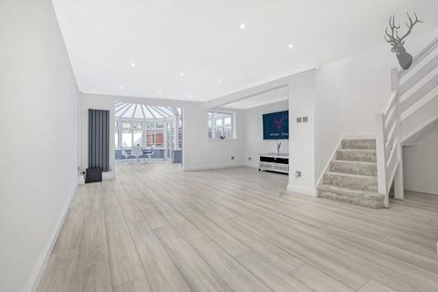 80 Aldwych Close, Hornchurch, RM12 4JX