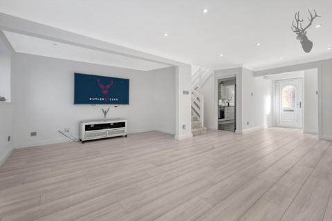 80 Aldwych Close, Hornchurch, RM12 4JX