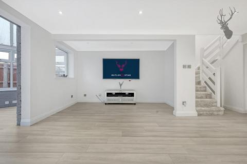 80 Aldwych Close, Hornchurch, RM12 4JX