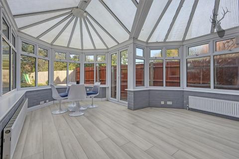 80 Aldwych Close, Hornchurch, RM12 4JX