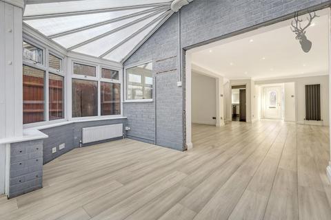 80 Aldwych Close, Hornchurch, RM12 4JX