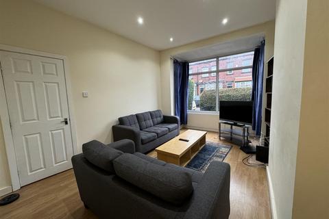 5 bedroom terraced house to rent, Newport Gardens, Burley, Leeds, LS6 3DA