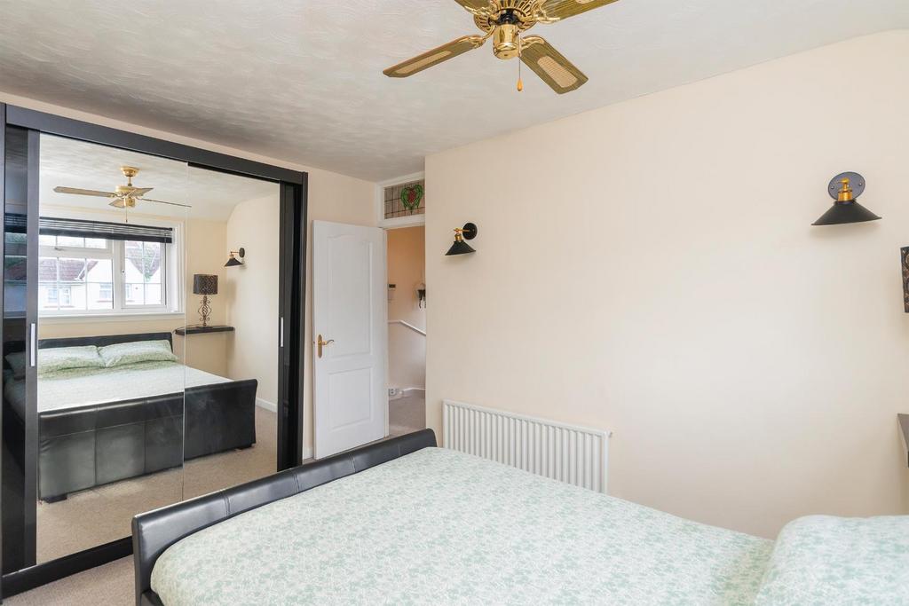ELAVNYLG69 - Bedroom E.jpg