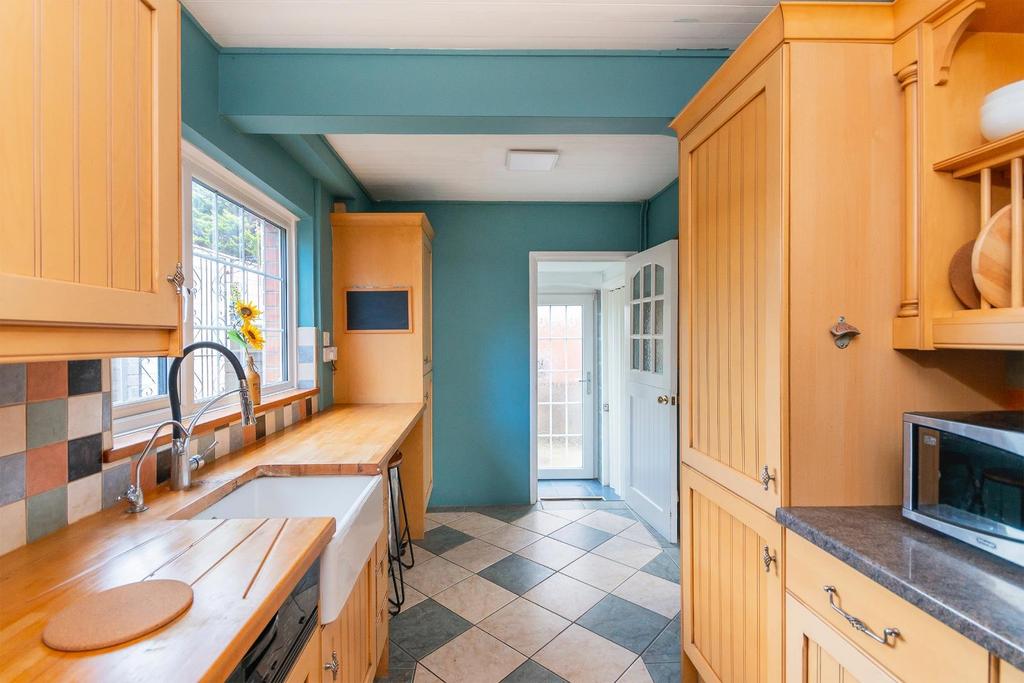 ELAVNYLG69 - Kitchen A.jpg