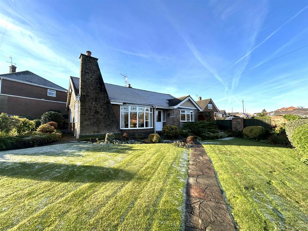 Steam Mill Lane, Ripley DE5 2 bed detached bungalow for sale £475,000