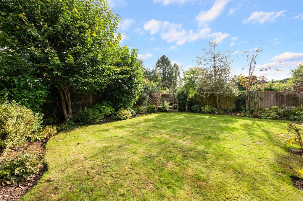 LINDEN CLOSE (18).jpg