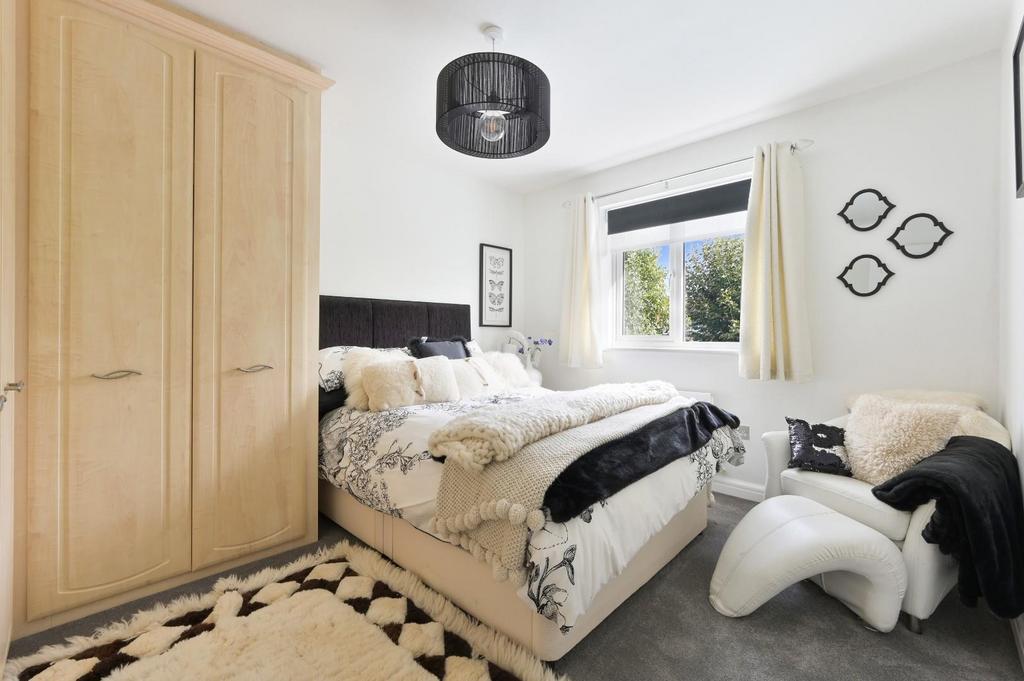 LINDEN CLOSE (12).jpg