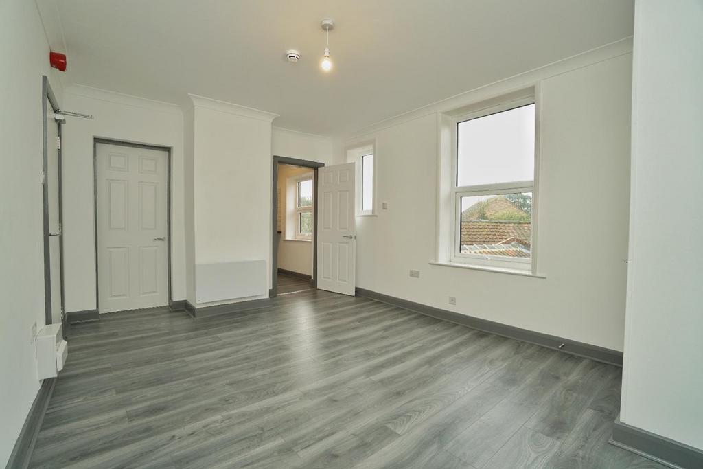 Living Room / Bedroom