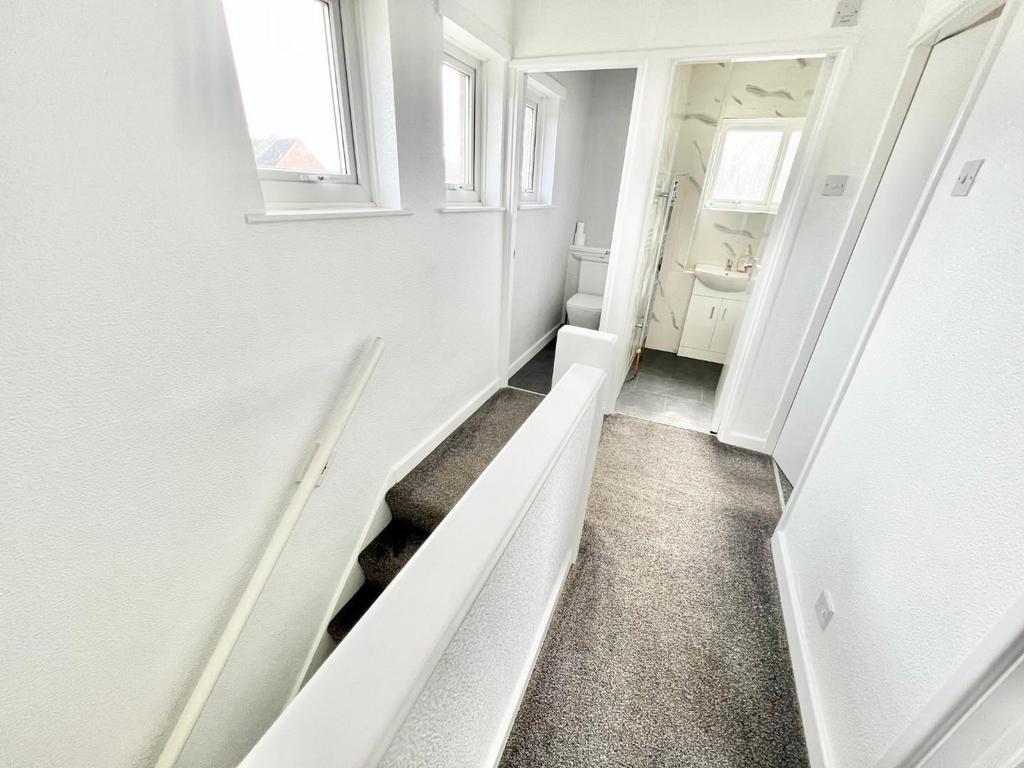 108 bevan way 15.jpg