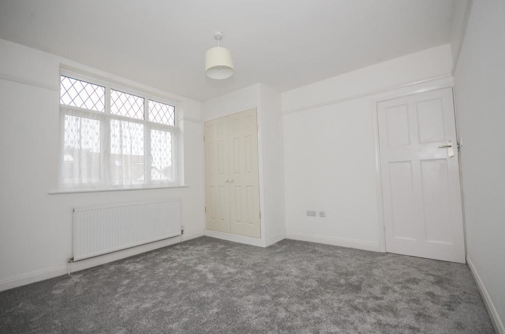 Bedroom 1 pic 2.jpg