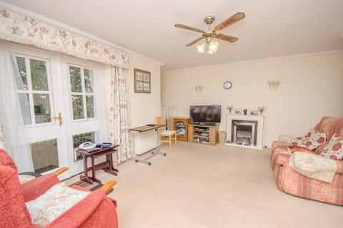 1 bedroom retirement property for sale - Hornbeam House, Woodland Court, Partridge Drive, Bristol, BS16 2RJ