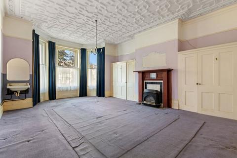Flat 1, 31 Augusta Gardens, Folkestone, CT20 2RT