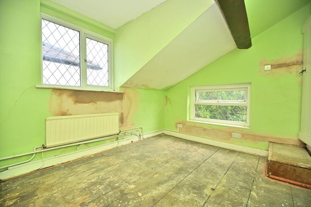 Latham Lane, Orrell, Wigan, WN5 0 JQ