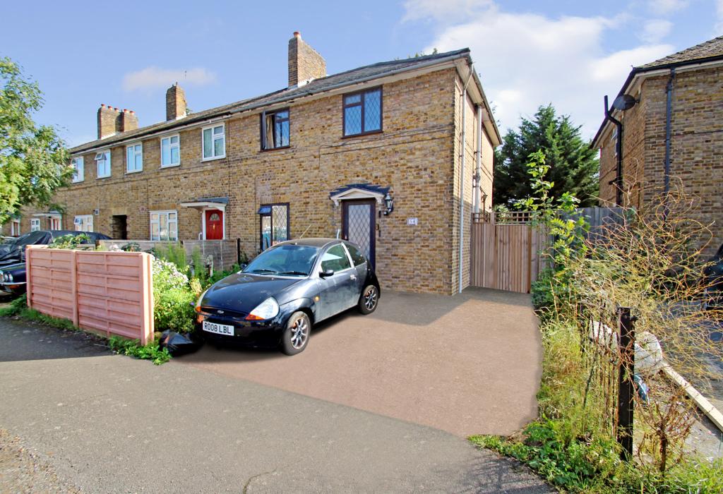 Yew Avenue, West Drayton, Greater London 3 bed semidetached house for