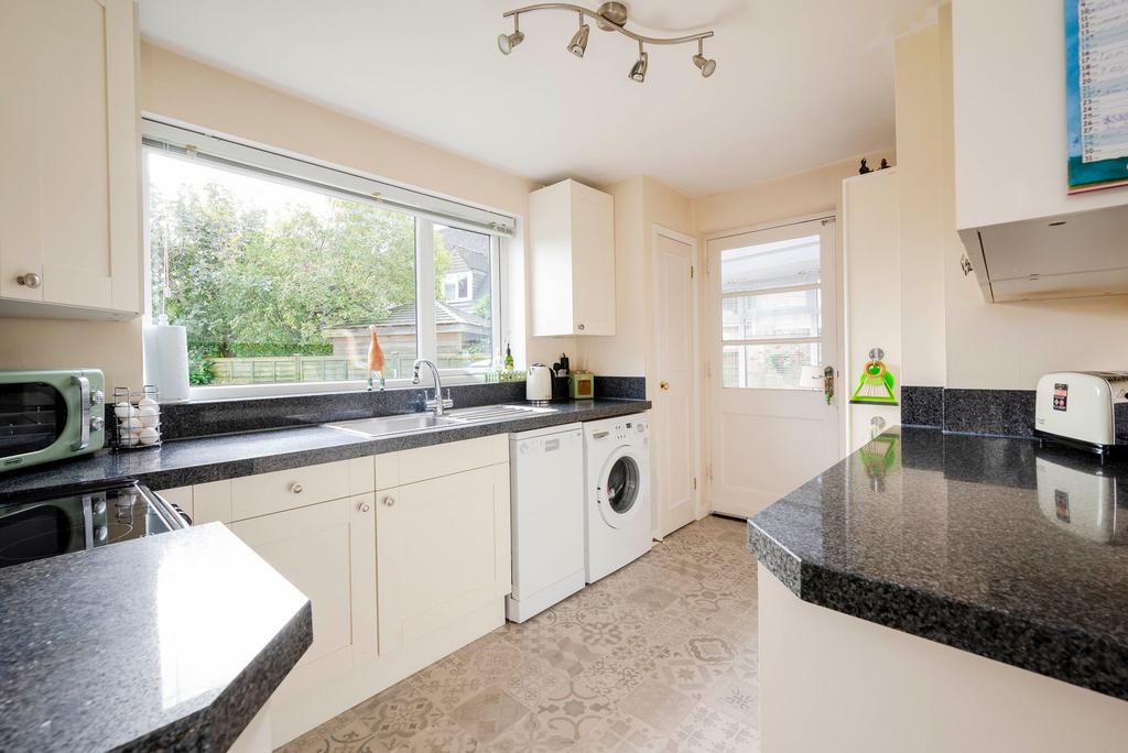 Roman Way, BourtonOnTheWater, GL54 3 bed detached house for sale £