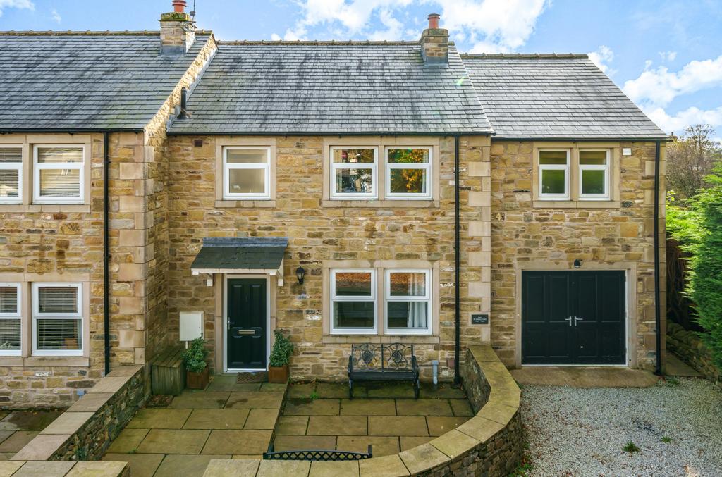 Gisburn Road, Hellifield, Skipton, North Yorkshire, BD23 4 bed end of