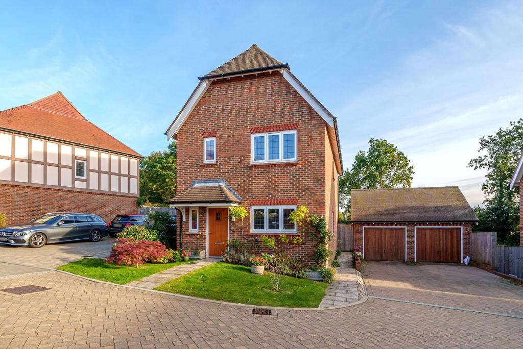 Summerfold, Church Street, Rudgwick, RH12 3 bed detached house for sale