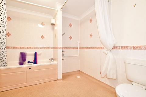 1 bedroom flat for sale, High Street, Edenbridge, Kent