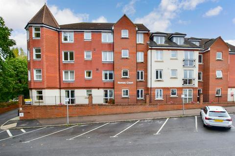 1 bedroom flat for sale, High Street, Edenbridge, Kent