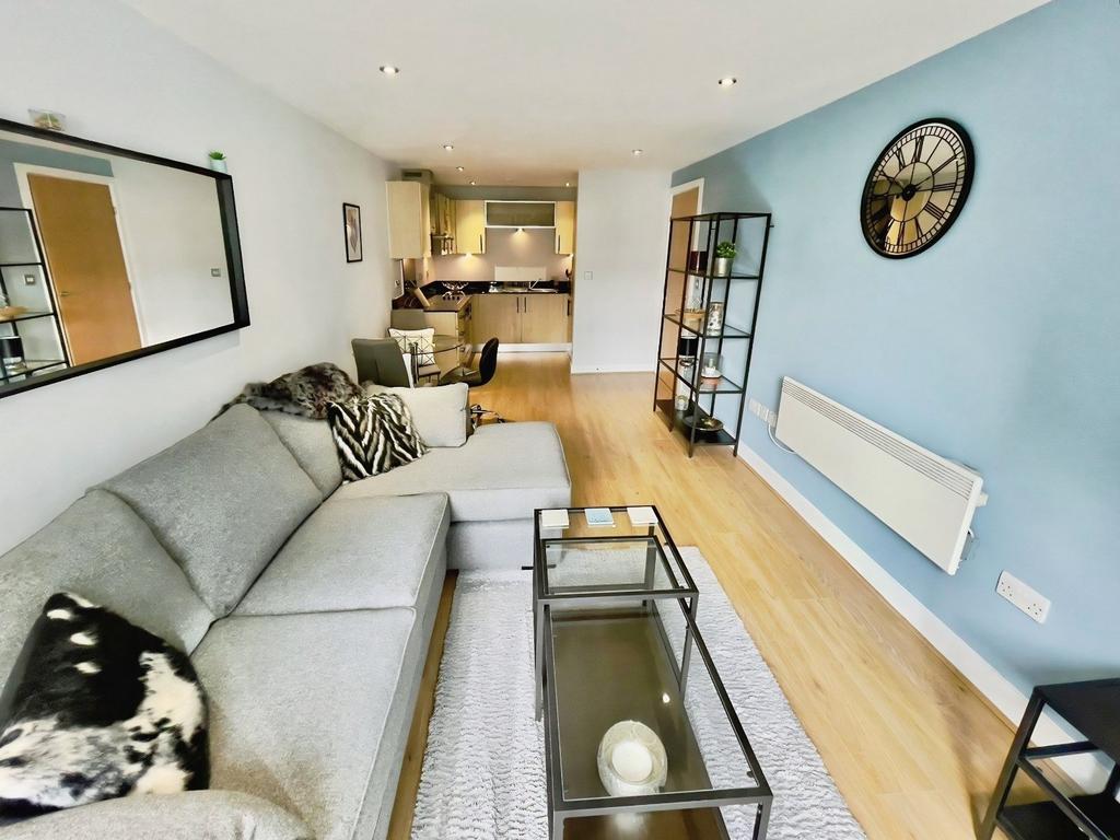 Apartment in Leeds, Steander, Lovell Park - View 4