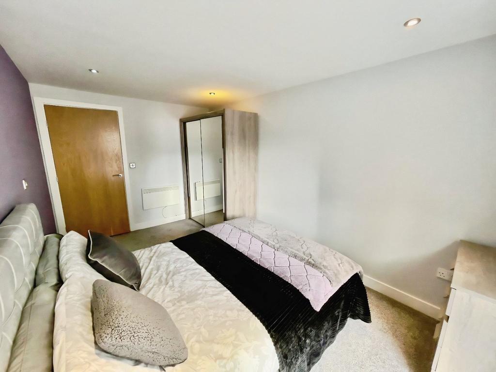 Apartment in Leeds, Steander, Lovell Park - View 5