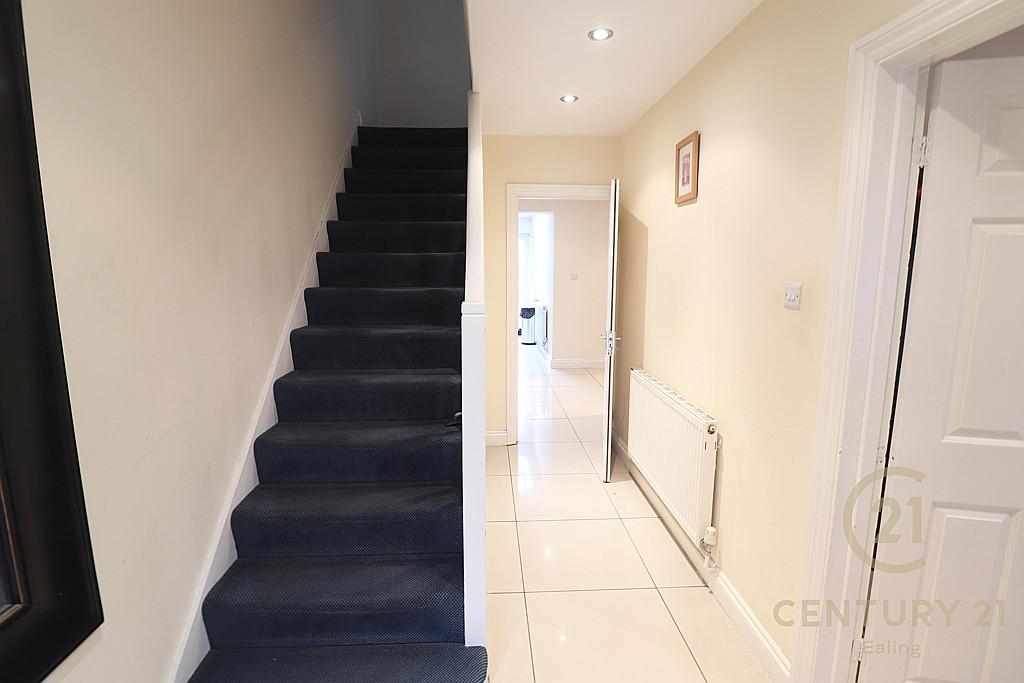 Upper Sutton Lane, HOUNSLOW TW5 4 bed terraced house for sale £575,000