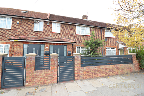 82 Upper Sutton Lane, Hounslow, TW5 0QB